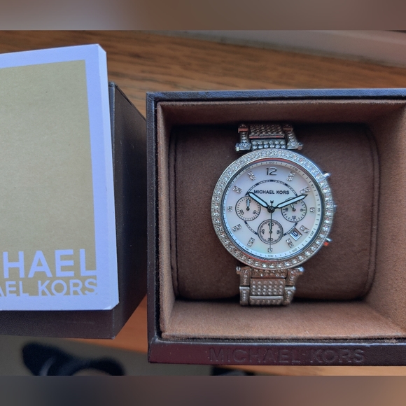 NEW Michael Kors Parker Crystal Watch - Picture 2 of 5
